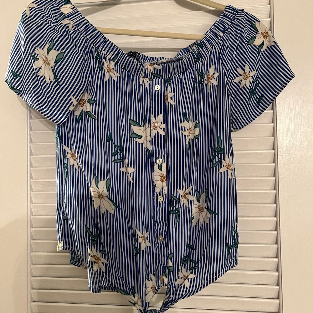 Spring summer fun and flirty Daisy top sz Small